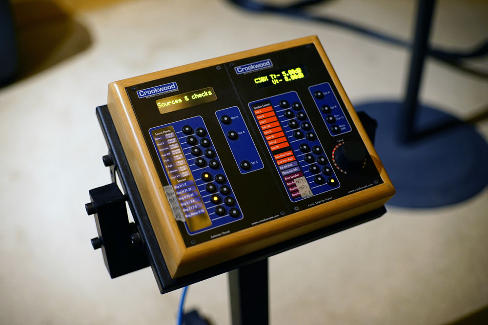 真力8050b两分频有源监听音箱 (真力有源监听音箱1038)