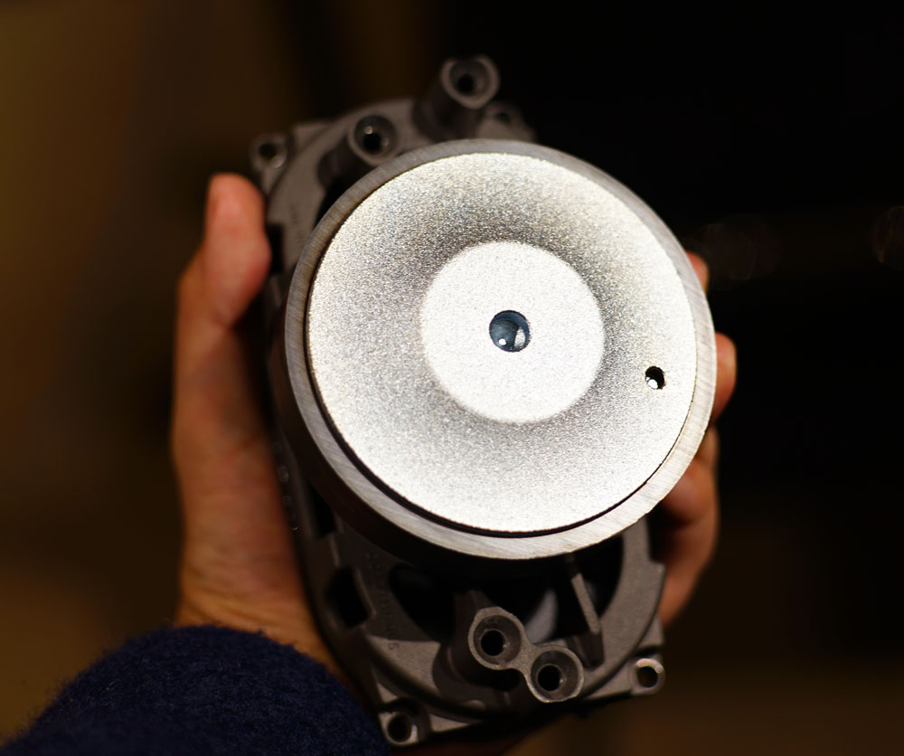 真力8050b两分频有源监听音箱 (真力有源监听音箱1038)