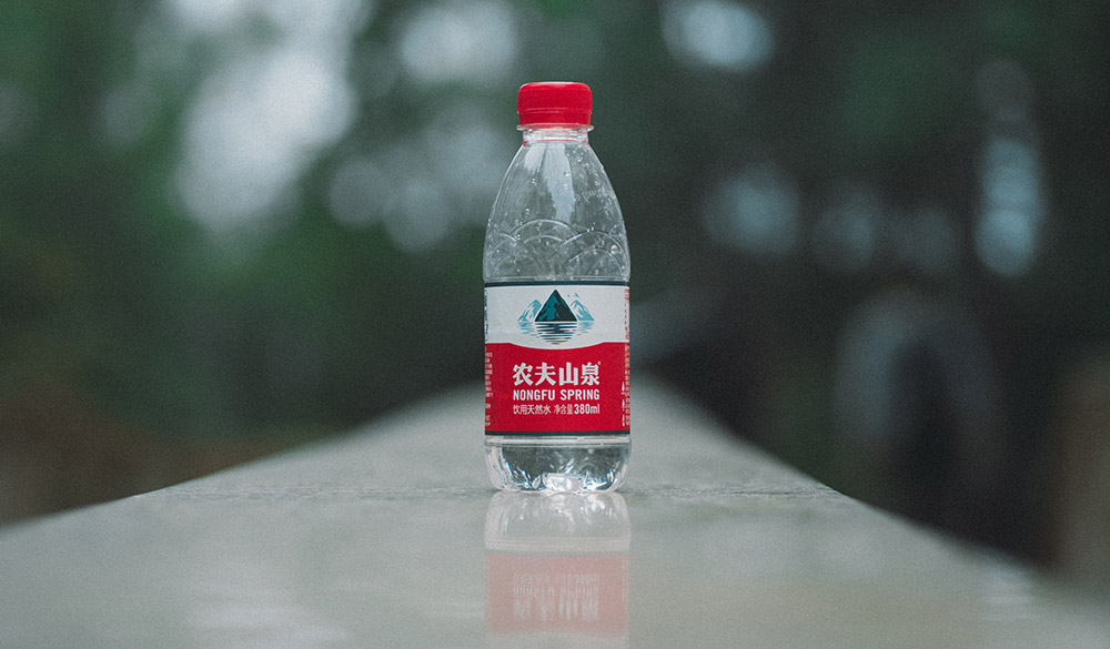 单反定焦和变焦对比,单反相机怎么选性价比高的