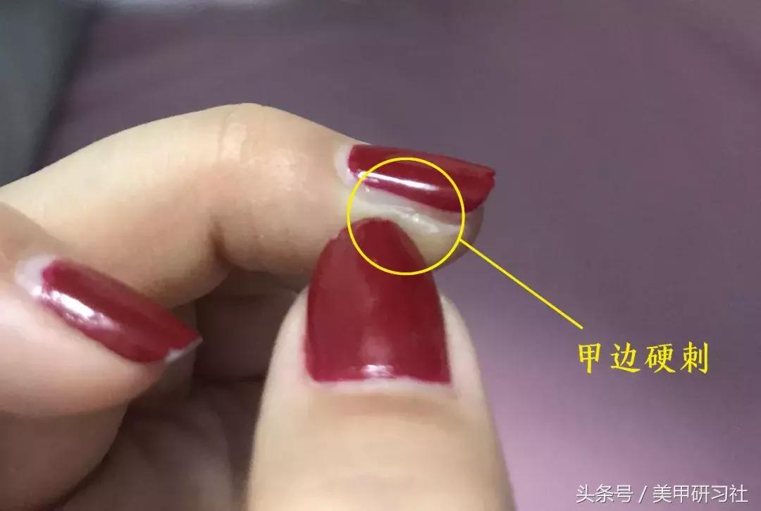 美甲指甲断了什么原因,美甲指甲为什么会整个掉下来