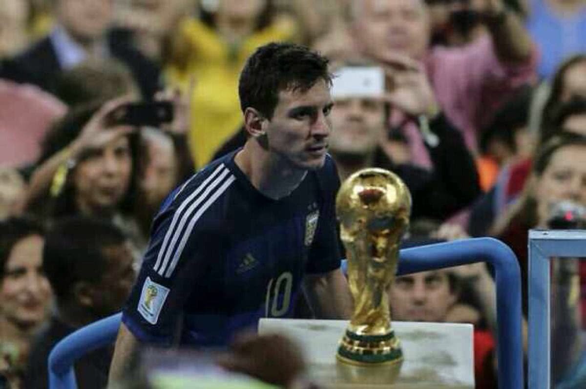 足球比赛中三人进攻,足球比赛带给人的情绪波动