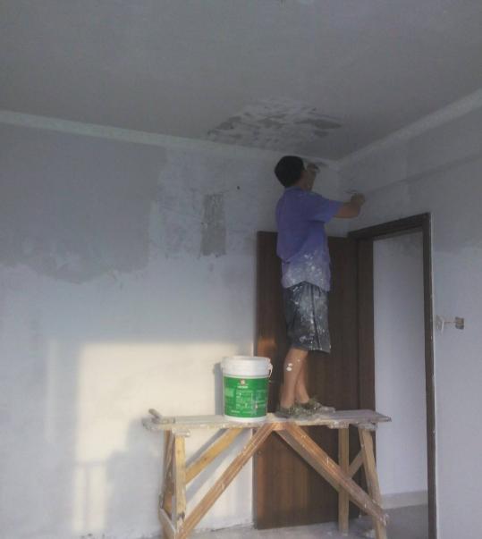 白墙脏了不用白酒轻松一招搞定,家里白墙脏了怎么办小苏打