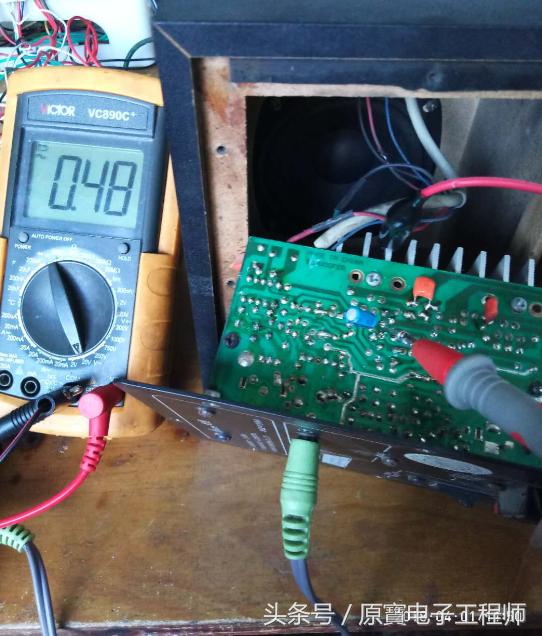 老式功放连音箱噪声很大怎么维修,功放连音箱左声道有杂音且声小