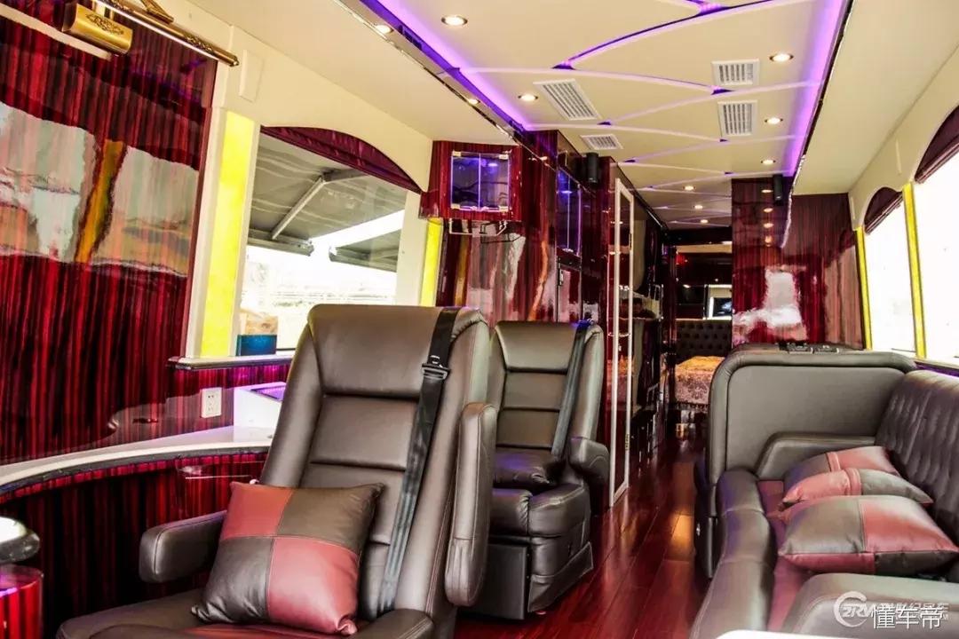 一辆保时捷大约值多少钱,一辆保时捷跑车多少钱