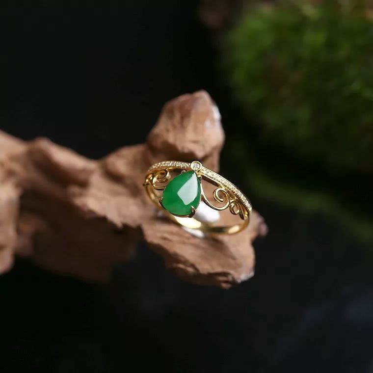 戴翡翠戒指对身体有什么好处,翡翠戒指戴什么寓意好呢