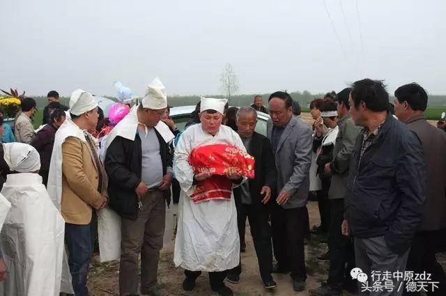 清明特辑，一个癌症家庭的悲惨历程——失臂之痛