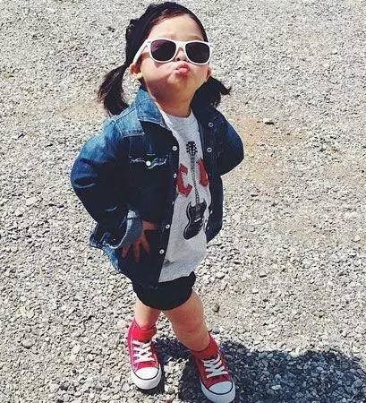 给孩子穿衣打扮,为什么不能把孩子打扮太时尚