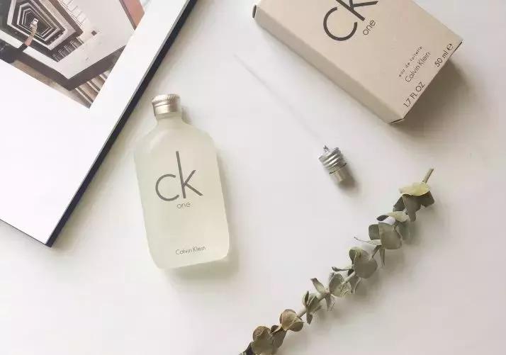 闻香识女人中提到的香水品牌,迪奥香水广告闻香识女人