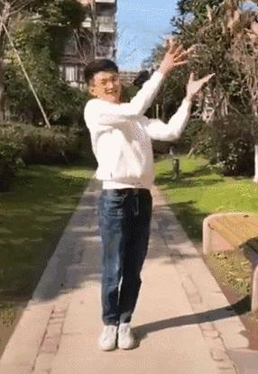 看完我妈拍的春游照片,我跟我爸都哭了……