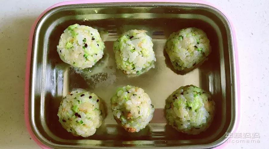 外出宝宝饿了怎么解决,宝宝出门饿了怎么办