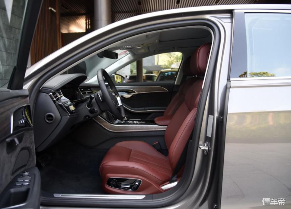 奥迪s8lvs飞驰,奥迪a8奔驰s操控对比