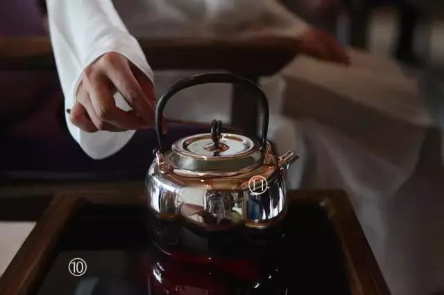 茶席上的茶器是什么样的,一个完整的茶席有几个茶器