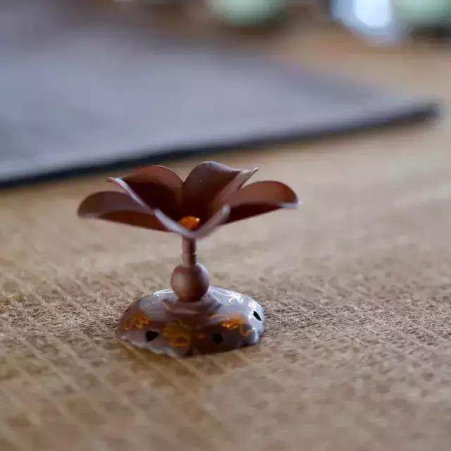 茶席上的茶器是什么样的,一个完整的茶席有几个茶器