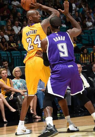 科比黑曼巴战靴,回忆科比经典