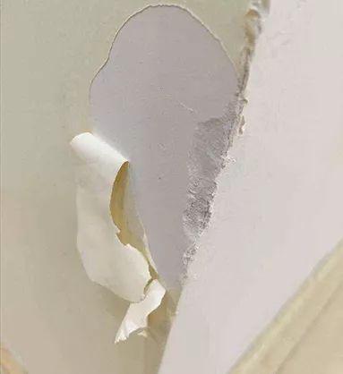 家里墙面难看咋弄,洗手间墙面难看怎么办