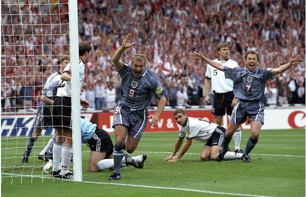 足球场上的宿敌国家队,宿敌足球比赛