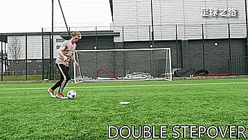 50种个人足球技巧训练,100个足球过人技巧gif