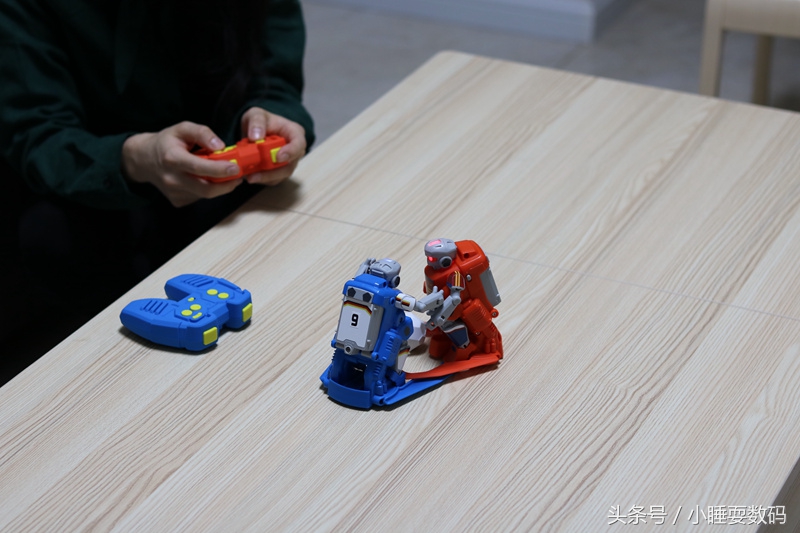 还记得儿时的大空翼吗？米家众筹新品SIMI足球机器人带你重温