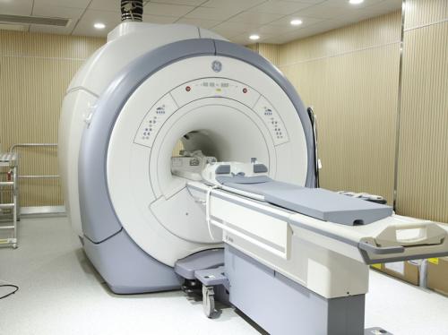 膝关节损伤多久能消肿,膝关节受伤拍ct还是磁共振