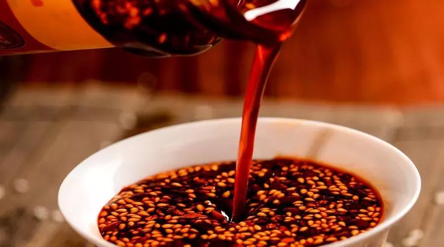 四川红油的正宗做法舌尖上的中国,正宗川菜传统红油的做法