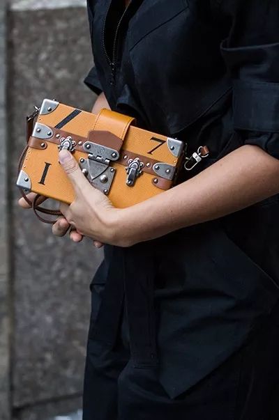 旅行必备旅行箱,旅游行李箱应该都要有什么