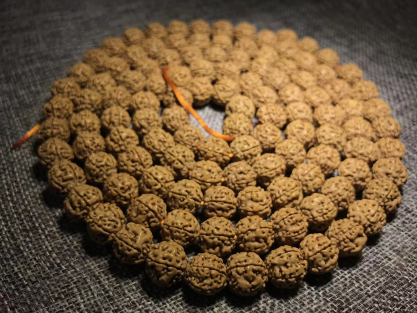 怎样判断菩提的品质好坏,如何鉴定菩提是真还是假