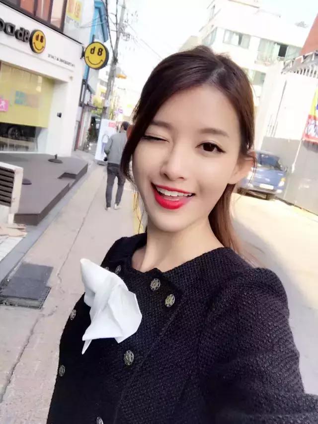 美瞳掉色在眼睛上怎么办,美瞳变糊了怎么洗干净