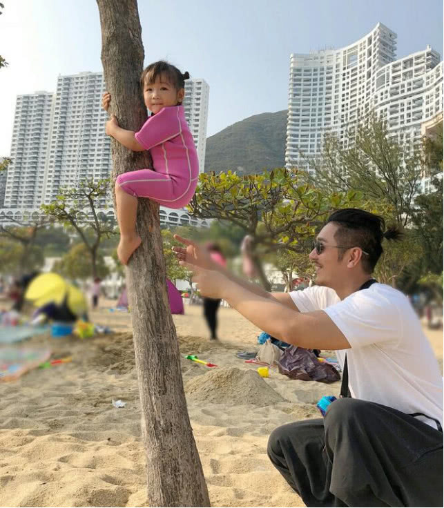 陈浩民老婆晒孩子照片,陈浩民妻子晒四个孩子照