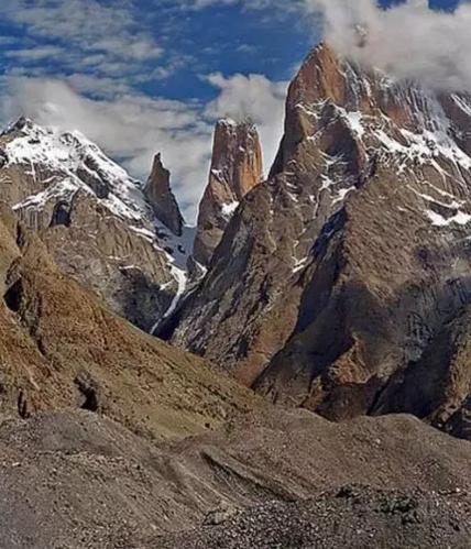 攀岩五一旅游攻略,适合攀岩的旅游地点
