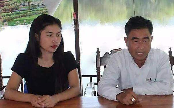 他是最牛村长，娶了120个老婆，每晚轮流过夜，开车时瞬间尴尬了