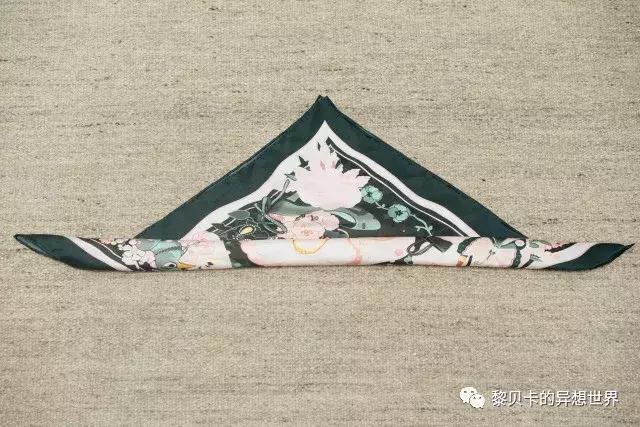 丝巾多种佩戴方式,丝巾的四种佩戴方式