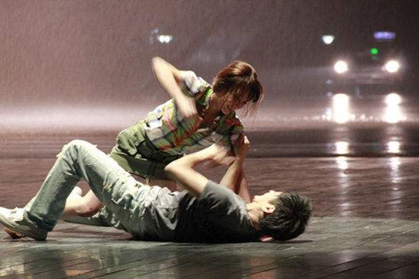 男友劈腿的根本原因是什么,老公劈腿原因