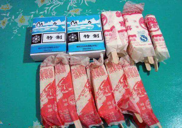 网红辣条干脆面休闲小零食8090后,8090吃过的零食图片