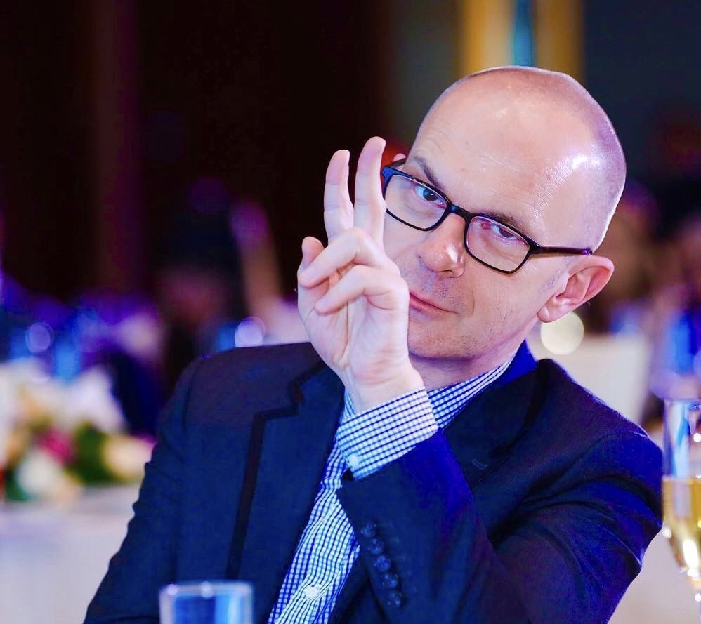 西蒙·柯林斯：从设计大师到CEO​，他要把秘籍留给中国？