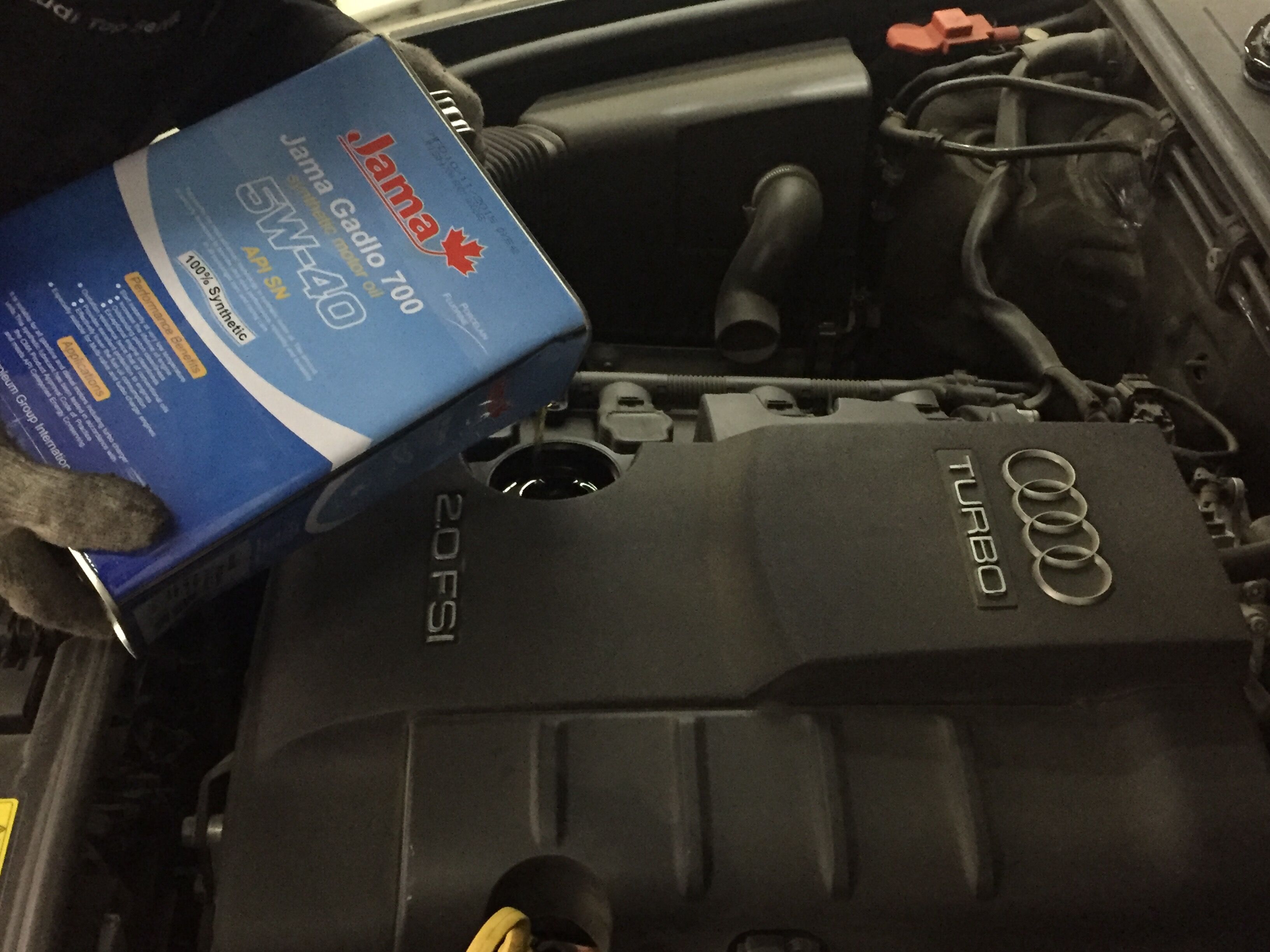 小汽车机油哪个牌子好价格如何,汽车机油牌子哪个性价比高