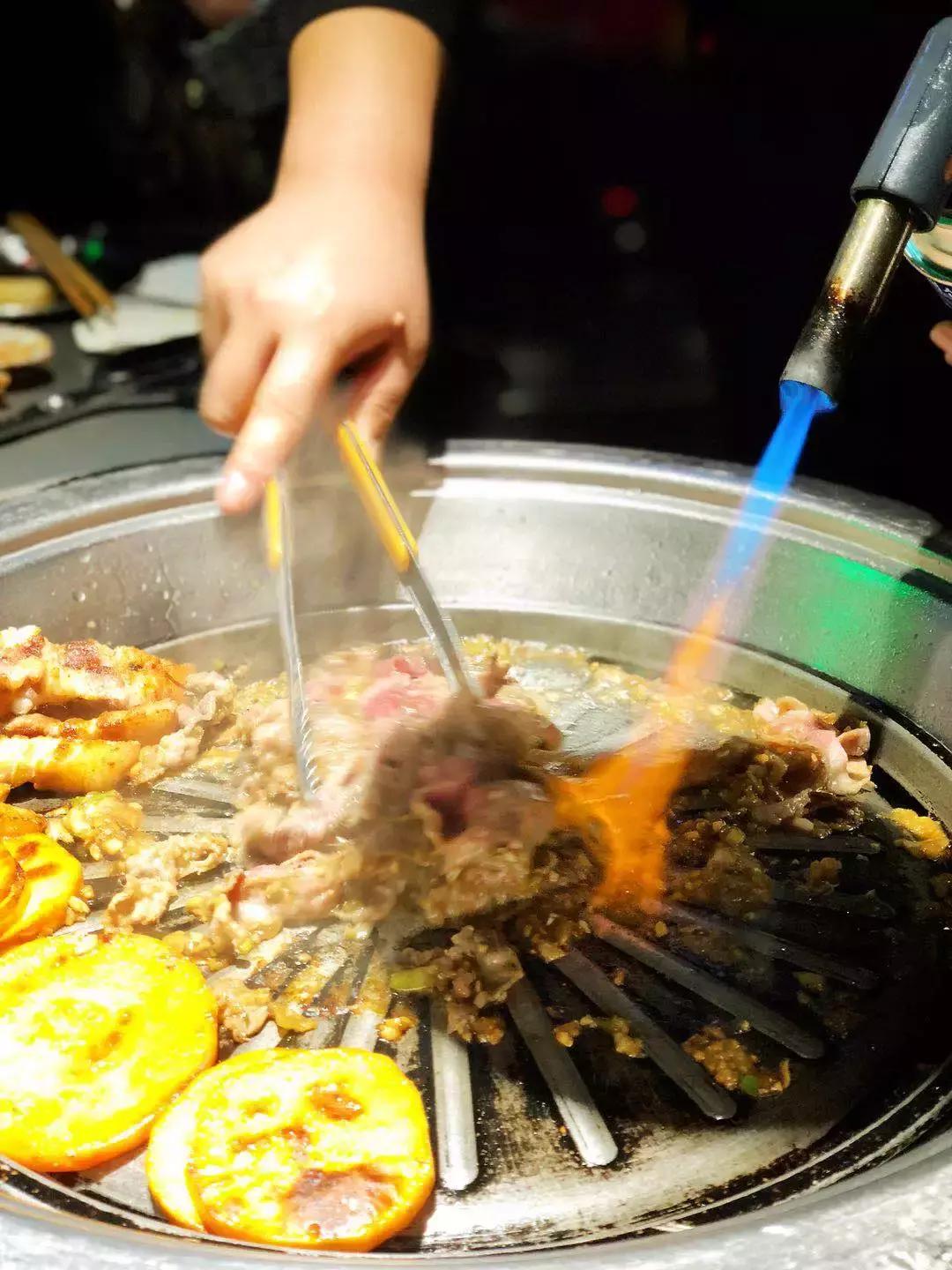 你无肉不欢吗？吃完叱咤大连烤肉界这4家名店，做梦也会笑！