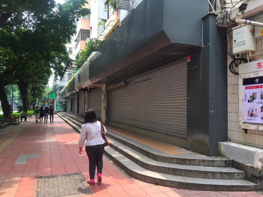 100元吃一天路边摊,100元吃一天饭