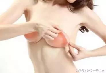 内衣不空杯穿法,内衣不露肩带穿法