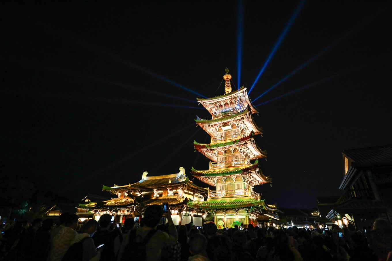 三月的拈花湾樱花烂漫,烟花三月桃花