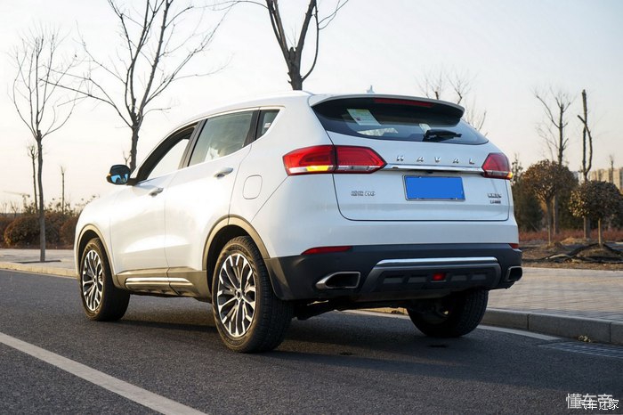 哈弗h6蓝标1.5t测评,第三代哈弗h61.5t2.0t选哪个好