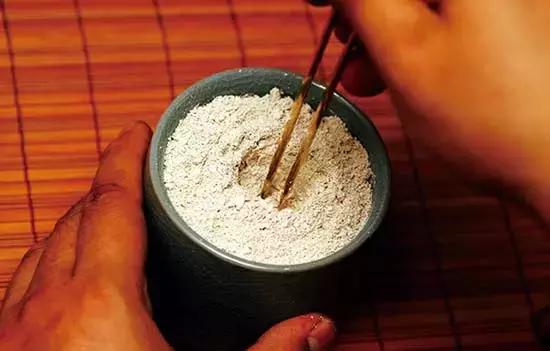 蚯蚓加白糖治烫伤多久能恢复,民间治疗小孩烫伤