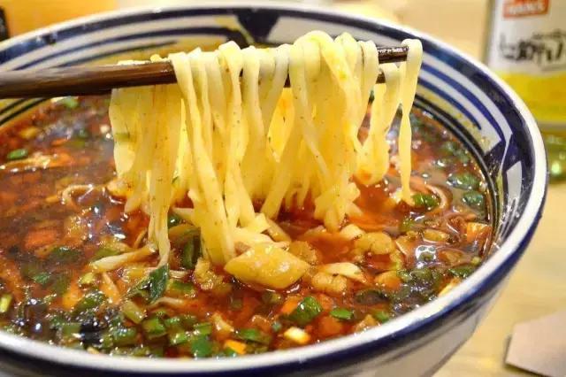 来北京必打卡的街簋街,北京簋街夜市