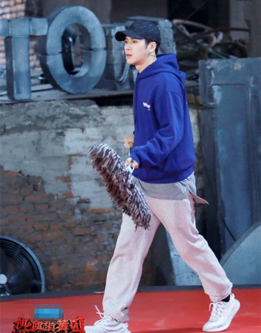 范丞丞乐华手办,范丞丞手办开箱视频