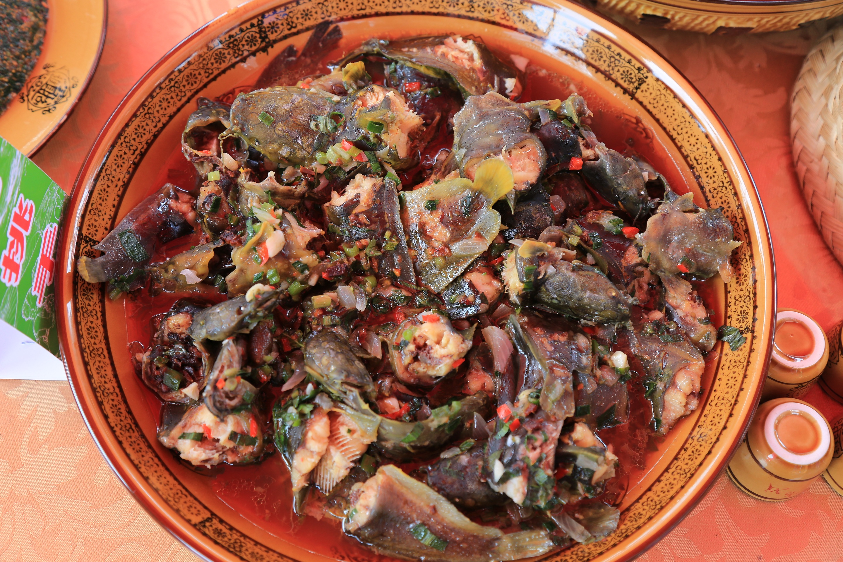 景洪泼水节今年还过吗,连山原生态景区皇后山泼水节