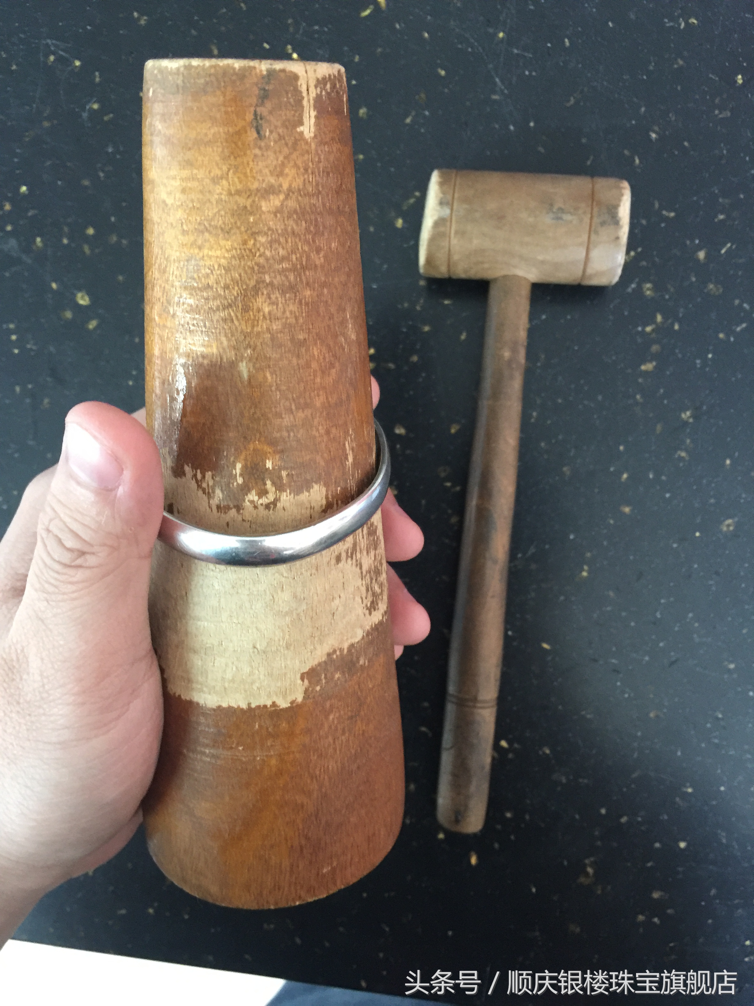 银手镯变形的维修方法,银手镯变形怎么修复粗细不一样