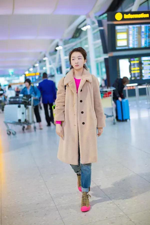 小白鞋已经过时了吗,小白鞋不流行了吗