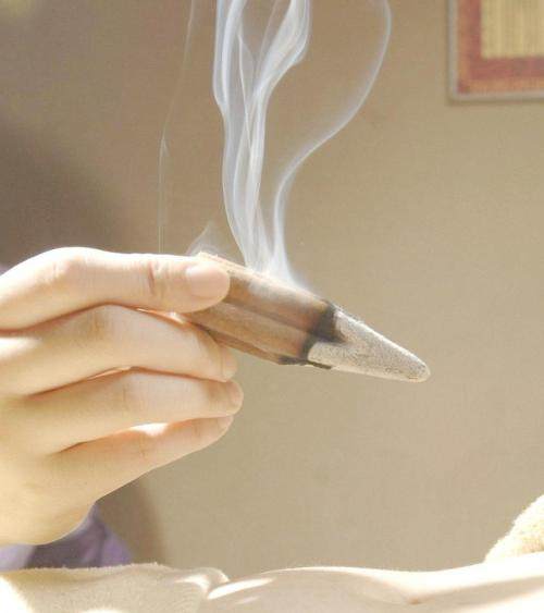 春天艾灸什么穴位好,春天艾灸好处和坏处是什么