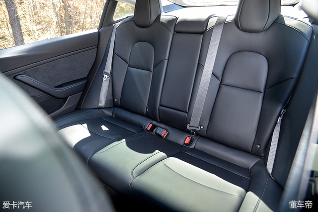 电动汽车的新王者来了！爱卡试驾特斯拉Model3！