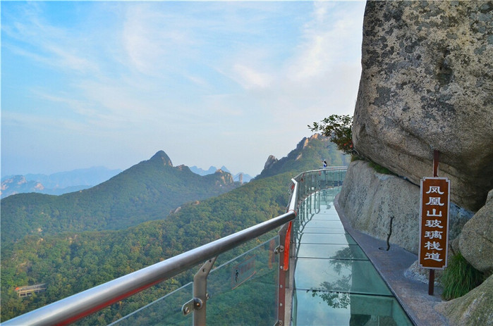 玻璃栈道玻璃会碎吗,玻璃栈道有破碎危险吗