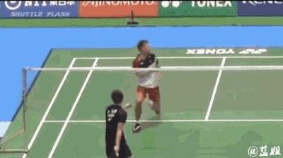 「蓝姐说球」为什么网前要举拍？万一撞上狗屎运了呢~